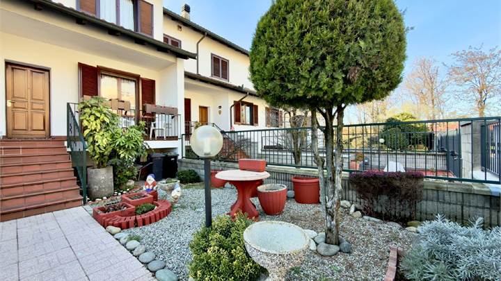 VILLA A SCHIERA TORRION QUARTARA